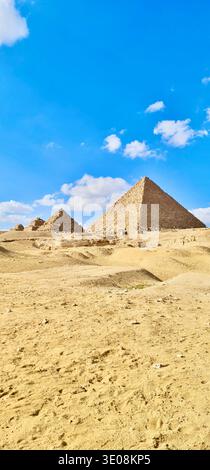 Panoramablick auf die großen Pyramiden von Gizeh, Ägypten Stockfoto