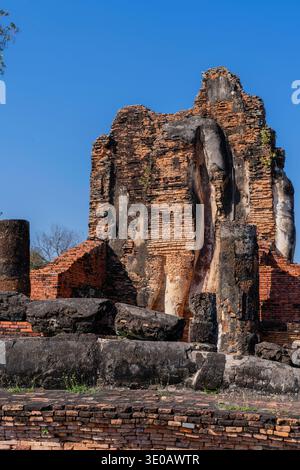 Foto von Wat Phra Phai Luang, Sukothai Historical Park an einem wunderschönen Morgen, Sukothai, Thailand. Stockfoto