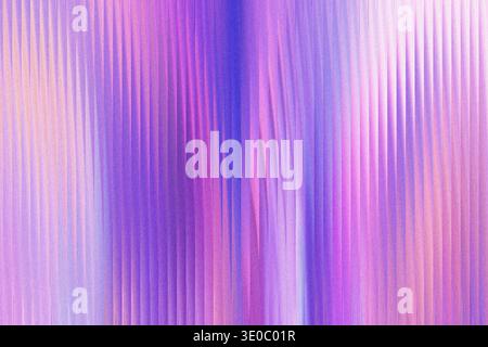 Ein lebendiger abstrakter Hintergrund zeigt vertikale Streifen in violetten, rosa und blauen Tönen mit einem strukturierten, schimmernden Effekt Stockfoto