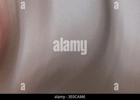 Ein abstraktes Bild mit einem unscharfen Hintergrund mit weichen, neutralen Tönen in Hellgrau und Beige. Das Bild hat eine glatte, fließende Textur mit subtiler Textur Stockfoto