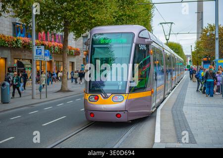 Luas Tram von Alston auf der O'Connell Street Lower in North City, Dublin, Irland. Stockfoto