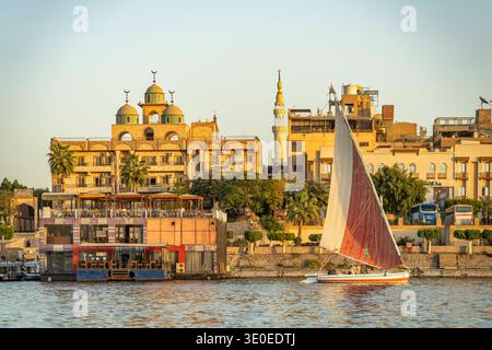 Der Nil bei Luxor am Nil bei Luxor, Ägypten, Afrika der Nil in Luxor, Ägypten, Afrika *** der Nil bei Luxor am Nil in Luxor, Ägypten, Afrika T Stockfoto