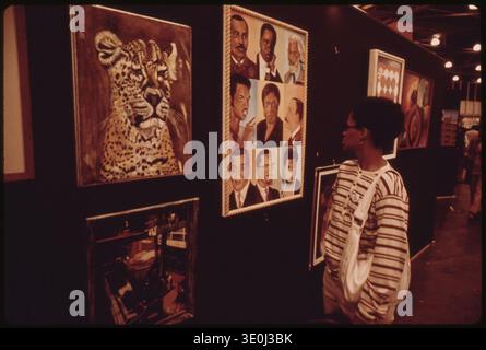 Schwarze Kunst und Kultur waren eines der Themen der jährlichen Black Expo „Photographs of Black Chicago“ von John H. White Stockfoto