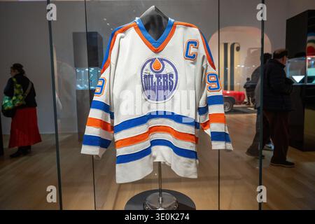 Wayne Gretzky Edmonton Oilers Heimtrikot für Profi-Model auf der Auktion der Jim Irsay Collection bei Christie's am 12. März 2026 in New Stockfoto