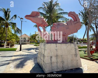 Skulptur auf dem hauptplatz in der kleinen Küstenstadt Telchac Puerto, Yucatan, Mexiko Stockfoto