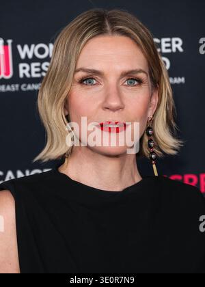 Beverly Hills, Usa. März 2026. BEVERLY HILLS, LOS ANGELES, KALIFORNIEN, USA - 11. MÄRZ: Rhea Seehorn kommt bei der Gala 2026 des Women's Cancer Research Fund, die am 11. März 2026 im Beverly Wilshire, Einem Four Seasons Hotel, in Beverly Hills, Los Angeles, Kalifornien, USA stattfindet. (Foto: Xavier Collin/Image Press Agency) Credit: Image Press Agency/Alamy Live News Stockfoto
