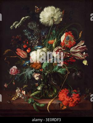 Dieses opulente Stillleben mit dem Titel „Vase der Blumen“ ist ein Meisterwerk des berühmten niederländischen Goldenen Zeitalters-Malers Jan Davidsz. De Heem aus der Mitte des 17. Jahrhunderts. Das Gemälde zeigt eine detailreiche Anordnung von Blumen, Früchten und Insekten, die die Faszination des Barock mit botanischer Genauigkeit und symbolischer Tiefe verkörpert. Stockfoto
