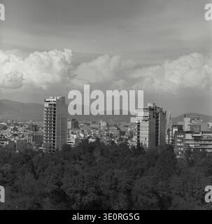 Vintage-Foto. Blick auf Mexiko-Stadt vom Chapultepec Park in Mexiko-Stadt. Stockfoto