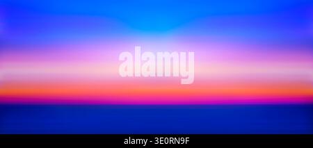 Sanfter, abstrakter Sonnenuntergang über einem ruhigen Ozean mit horizontalen Bändern in kräftigen Farben für eine ruhige, traumhafte Meereslandschaft. Stockfoto