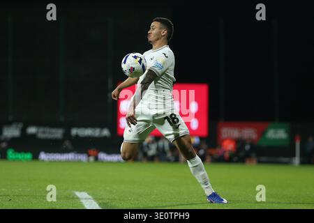 Wrexham, Großbritannien. März 2026. Gustavo Nunes aus Swansea City in Aktion. EFL Skybet Championship Match, Wrexham gegen Swansea City bei STōK CAE Ras in Wrexham, Wales am Freitag, den 13. März 2026. Dieses Bild darf nur für redaktionelle Zwecke verwendet werden. Nur redaktionelle Verwendung, .PIC von Chris Stading/ Credit: Andrew Orchard Sportfotografie/Alamy Live News Stockfoto