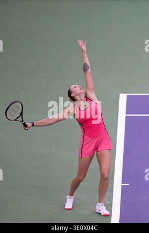 Indian Wells, Kalifornien, USA. März 2026. ARYNA SABALENKA aus Weißrussland spielt gegen Linda Noskova aus der Tschechischen Republik während ihres Halbfinalspiels bei den BNP Paribas Open im Indian Wells Tennis Garden am 13. März 2026 in Indian Wells, CA. (Credit Image: © Shelley Lipton/ZUMA Press Wire) NUR REDAKTIONELLE VERWENDUNG! Nicht für kommerzielle ZWECKE! Stockfoto