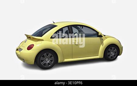Gelber Volkswagen Käfer geparkt und präsentiert sein legendäres Design Stockfoto