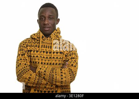 Jungen schönen afrikanischen Mann mit verschränkten Armen Stockfoto