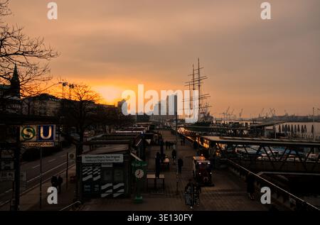 HAMBURG, DEUTSCHLAND 8. MÄRZ 2026: Hamburg, eine schöne europäische Stadt in Deutschland. Stockfoto
