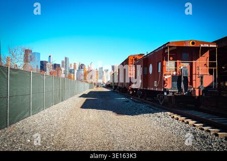 Jersey City, New Jersey, USA – 9. März 2026: Historischer Eisenbahnwagen im Central Railroad of New Jersey Terminal Museum. Stockfoto