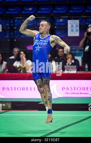 Biella, Italien 14. März 2026, Biella Forum: 96 BARTOLINI NICOLA A.S.D. GINN.pro PATRIA tritt an der Bodenübung während der 2. Stufe der Serie A1 Kunstturnmeisterschaft 2026 Biella Forum, 14. März 2026 in Biella, Italien, an. Stockfoto