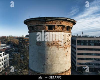 Historischer Industriewasserturm in Telliskivi Creative City, Tallinn Stockfoto