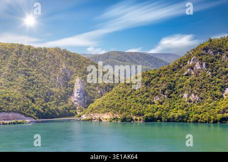 Blick über die rumänische Küste vom Djerdap Nationalpark, Serbien, Stockfoto