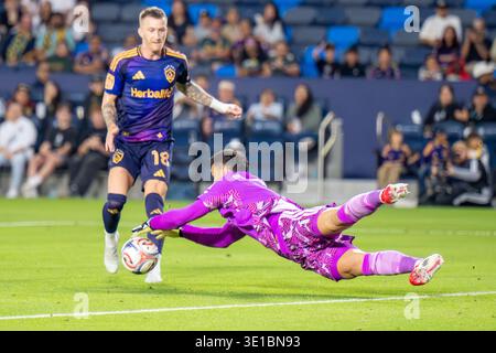 Carson, Usa. März 2026. John Pulskamp vom Sporting Kansas City, das während des MLS-Spiels zwischen LA Galaxy und Sporting Kansas City im Dignity Health Sports Park in Aktion war. Endpunktzahl: LA Galaxy 1:2 Sporting KC Credit: SOPA Images Limited/Alamy Live News Stockfoto
