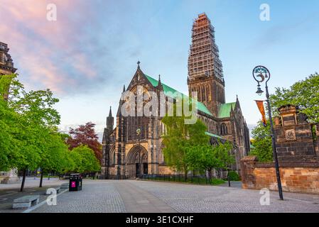 Blick auf die Kathedrale von Glasgow in Schottland bei Sonnenuntergang. BILD Stockfoto