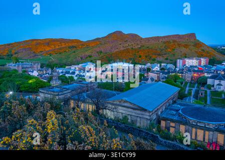 Sonnenuntergang Panorama des Holyrood Park in Edinburgh, Schottland.BILD Stockfoto