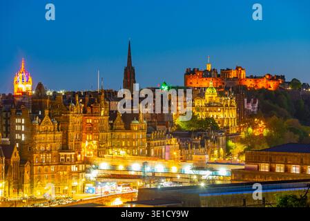Sonnenuntergang Panorama der Altstadt von Edinburgh vom calton Hill, Schottland.BILD Stockfoto