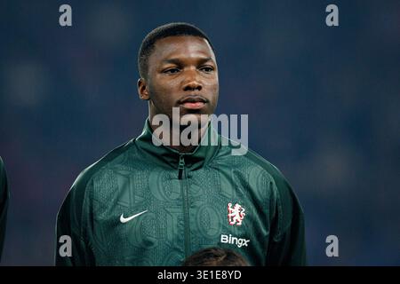 Moises Caicedo wurde im Achtelfinale der Champions League zwischen den Teams des Paris Saint-Germain Football Club und Chelsea FC (Maciej Rogowski/Ball R) gesehen Stockfoto