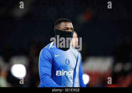 Moises Caicedo wurde im Achtelfinale der Champions League zwischen den Teams des Paris Saint-Germain Football Club und Chelsea FC (Maciej Rogowski/Ball R) gesehen Stockfoto