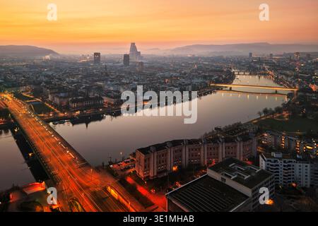 Basel, Basel-Stadt, Basel, März, Dreirosenbrücke, Novartis, Novartis Campus, Park, Brücke, Sonnenaufgang, Sonnenaufgang Stockfoto