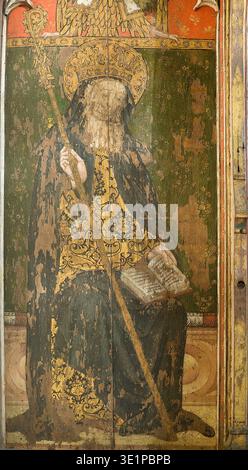 The Rood Screen & Detail in St Helen's Church, Ranworth, Norfolk, Großbritannien. Von Norden (links) sind St. Simon, St. Thomas, St. Bartholomäus, St. James, St. Andrew und St. Peter. Auf der Südseite befinden sich St. Paul, St. John, St. Philipp, St. James the Less, St. Jude und St. Matthäus. In der Kapelle des Nordschiffs, St. Etheldreda und St. Barbara, Johannes der Täufer und St. Agnes. In der Südschiffskapelle St. Mary Salome mit St. James und St. John. Dann die selige Jungfrau und das Kind, und die heilige Maria Kleopas mit ihren vier Kindern, Jakobus der Letzte, Simon, Judas und Joseph, und die heilige Margarete. Stockfoto