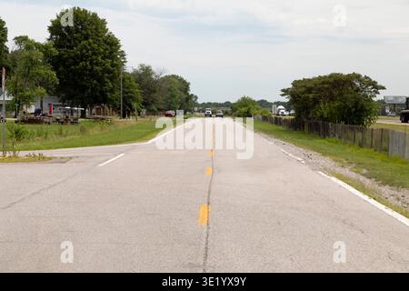 Frontage Road (historische Route 66) vor der Pink Elephant Mall in Livingston, Illinois, USA. Stockfoto