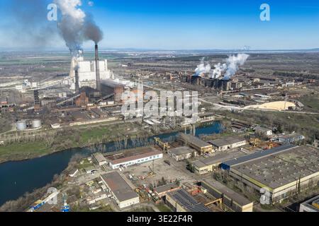 Luftaufnahme des thermischen Kraftwerks in Osteuropa, Region Stara Zagora, Bulgarien Stockfoto