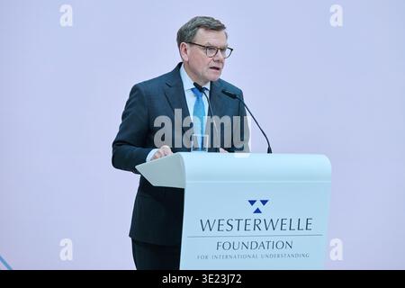 Berlin, Deutschland. März 2026. Bundesaußenminister Johann Wadephul (CDU) spricht während der Gedenkfeier zum 10. Todestag des FDP-Politikers Guido Westerwelle. Annette Riedl/dpa/Alamy Live News Stockfoto
