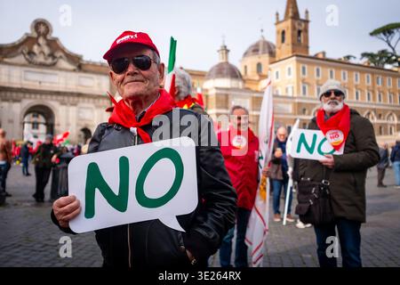 Rom, Rm, Italien. März 2026. Tausende nahmen an der Abschlussveranstaltung der Kampagne zur Volksabstimmung teil, um GEGEN die von der Regierung Meloni vorgeschlagene Änderung mehrerer Artikel der italienischen Verfassung zu stimmen, die zu einer Reform der Justiz führen sollte. Die Veranstaltung auf der Piazza del Popolo wurde von der CGIL union organisiert und fand die Teilnahme von Oppositionsparteiführern statt. (Kreditbild: © Marco Di Gianvito/ZUMA Press Wire) NUR REDAKTIONELLE VERWENDUNG! Nicht für kommerzielle ZWECKE! Stockfoto