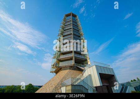 Porzellanturm des Großen Bao-EN-Tempels in Nanjing, Provinz Jiangsu, China. Der ursprüngliche Porzellanturm wurde als eines der sieben Wunder der aufgeführt Stockfoto