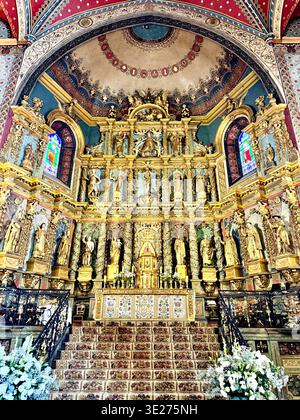 Alter der Kirche St. Jean Baptiste (St. Johannes der Täufer), St. Jean de Luz. Saint Jean de Luz, Frankreich Stockfoto
