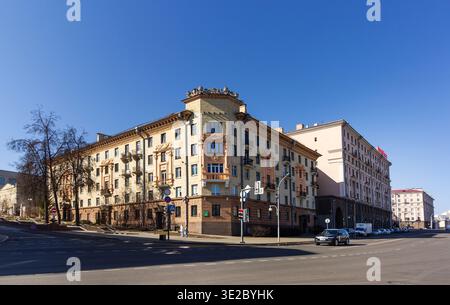 Minsk, Weißrussland - 15. März 2026. Stalinistische Architektur im Zentrum von Minsk. Stockfoto