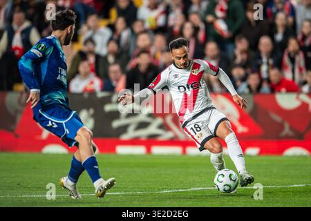 Spanien, Madrid, Estadio De Vallecas. März 2026. Madrid, Spanien. März 2026. Alvaro Garcia (18) von Rayo Vallecano de Madrid im Spiel der UEFA Conference League 2025/26 zwischen Rayo Vallecano de Madrid und Samsunspor im Estadio de Vallecas in Madrid. Quelle: Gonzales Photo/Alamy Live News Stockfoto