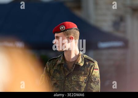 Altenburg, Deutschland – 19.03.2026: Öffentliche Eid-Zeremonie der Bundeswehr auf dem Altenburger Marktplatz Stockfoto
