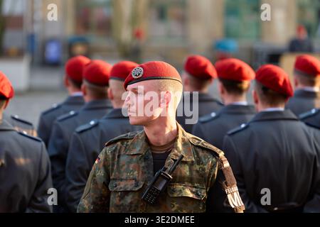 Altenburg, Deutschland – 19.03.2026: Öffentliche Eid-Zeremonie der Bundeswehr auf dem Altenburger Marktplatz Stockfoto