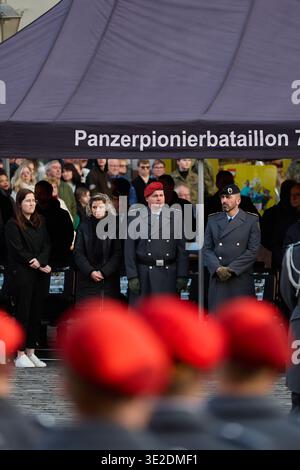 Altenburg, Deutschland – 19.03.2026: Öffentliche Eid-Zeremonie der Bundeswehr auf dem Altenburger Marktplatz Stockfoto
