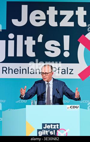 20. März 2026, Rheinland-Pfalz, Bad Dürkheim: Bundeskanzler Friedrich Merz (CDU) spricht in der Salierhalle zum Ende des Landtagswahlkampfes der CDU zur Landtagswahl in Rheinland-Pfalz. Foto: Uwe Anspach/dpa Stockfoto