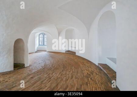 Innenraum des Rundetaarn in Kopenhagen, Dänemark Stockfoto