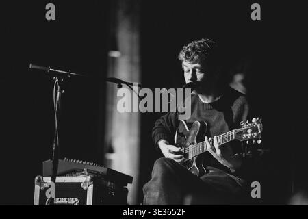 Stockport, Großbritannien, 20. März 2026: Bill Ryder-Jones live in der St Mary's Church als Teil des Stockport's Side Festival, Adam Edwards/Alamy Live News Stockfoto