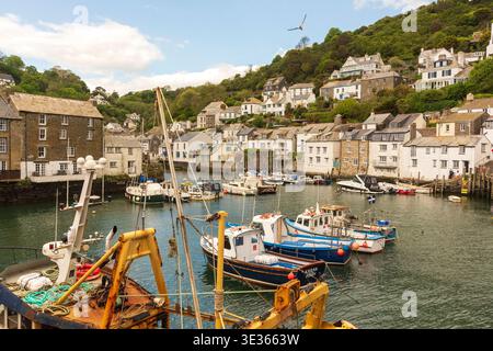 Boote im Hafen von Polperro, Cornwall, Großbritannien Stockfoto
