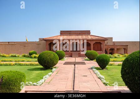 Diwan-i-AAM, Fatehpur Sikri, Uttar Pradesh, indien Fatehupur Sikri ist die verlassene antike Hauptstadt von Kaiser Akbar, etwa 35 km von Agra entfernt. Es W Stockfoto