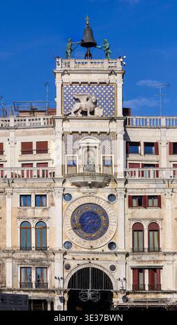 Venedig Venezia Markusuhr auf dem Markusplatz Stockfoto