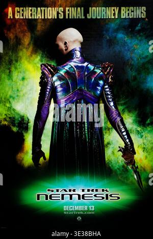 Star Trek Nemesis (2002) von Stuart Baird mit Patrick Stewart, Jonathan Frakes und Brent Spiner. Während Captain Jean-Luc Picard einen Abgesandten begleitet, um Frieden mit dem Romulanischen Reich zu verhandeln, konfrontiert er sich mit einem genetisch veränderten Klon von sich selbst, der einen galaktischen Krieg anzünden will. Foto eines Original-Posters aus dem Jahr 2002 (US Advance Poster), das NUR ZUR REDAKTIONELLEN VERWENDUNG VERWENDET WIRD. Quelle: BFA / Paramount Pictures Stockfoto