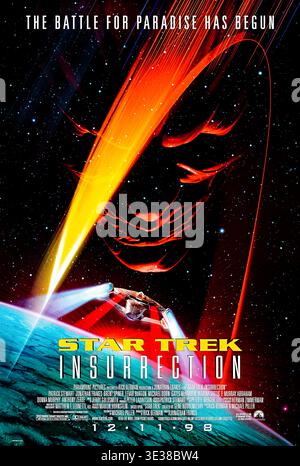 Star Trek: Insurrection (1998) von Jonathan Frakes mit Patrick Stewart, Jonathan Frakes und Brent Spiner. Als Captain Picard und die Crew der Enterprise entdeckten, dass eine Federation-Son’a-Verschwörung plant, den unsterblichen Ba’ku gewaltsam von ihrem Planeten zu vertreiben, befolgt und rebelliert, um die Kolonie und ihre verjüngende Welt zu schützen. Foto eines Original-Posters aus dem Jahr 1998 (USA), das NUR FÜR REDAKTIONELLE ZWECKE VERWENDET WIRD. Quelle: BFA / Paramount Pictures Stockfoto
