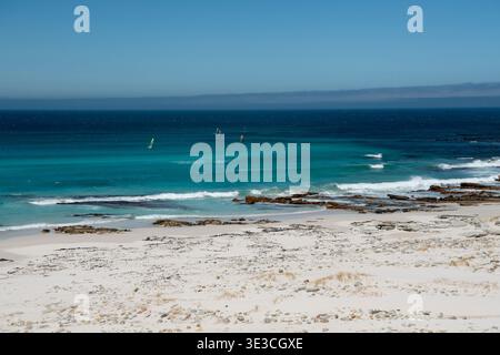 Windsurfen am Cape of Good Hope, Table Mountain National Park, Kapstadt, Südafrika Stockfoto